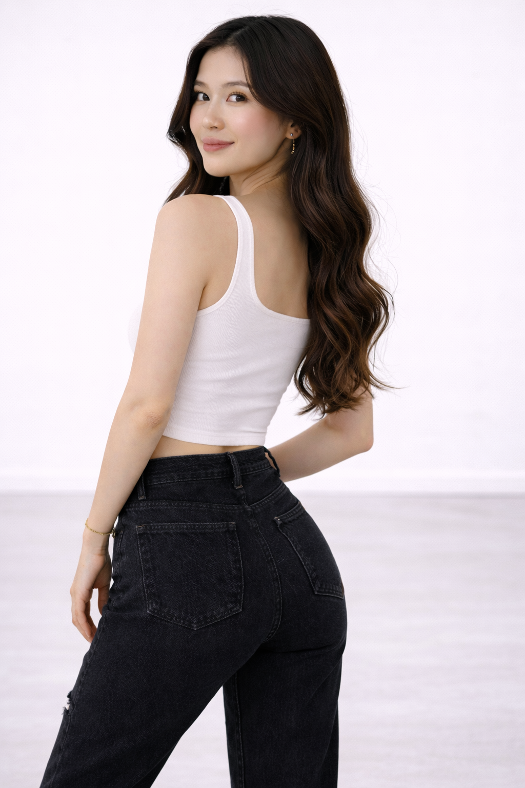 SculptFit Ribbed Button Crop Tank