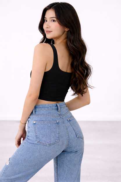 SculptFit Ribbed Button Crop Tank